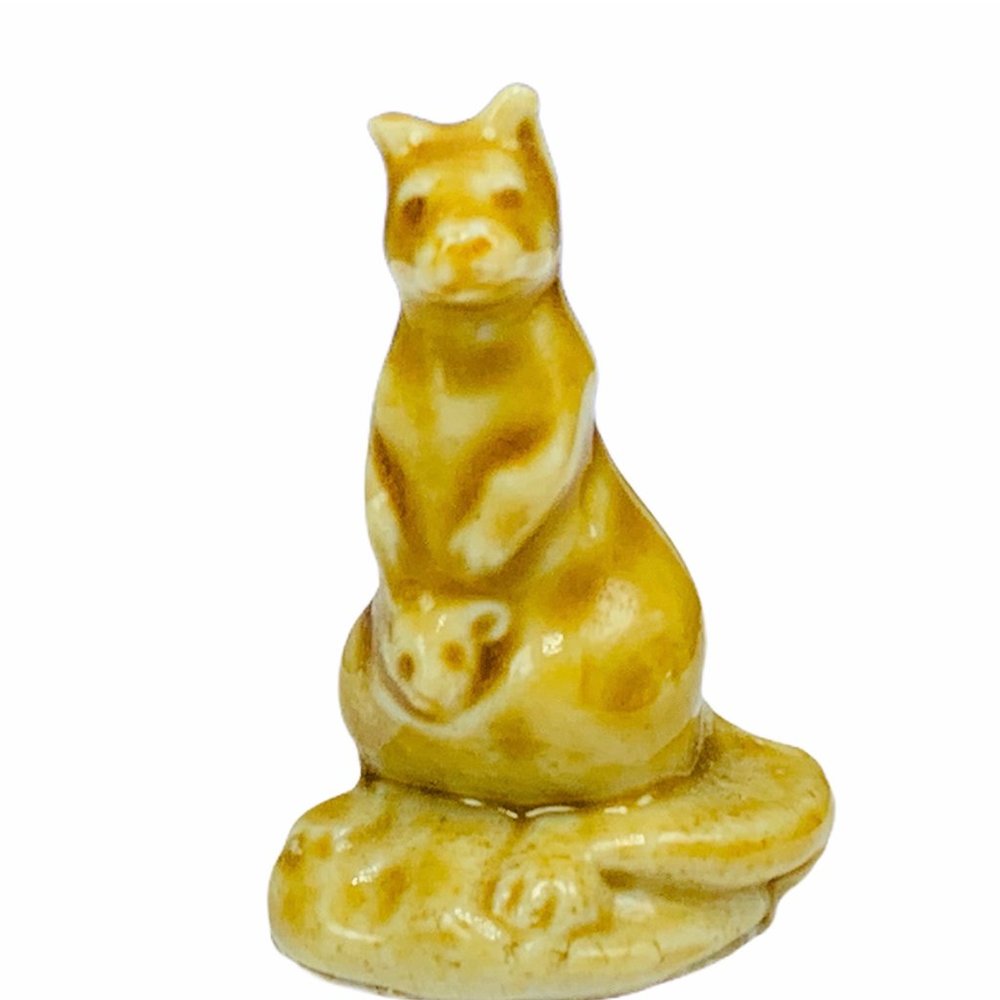 Kangaroo figurine Wade whimsies whimsy baby decor